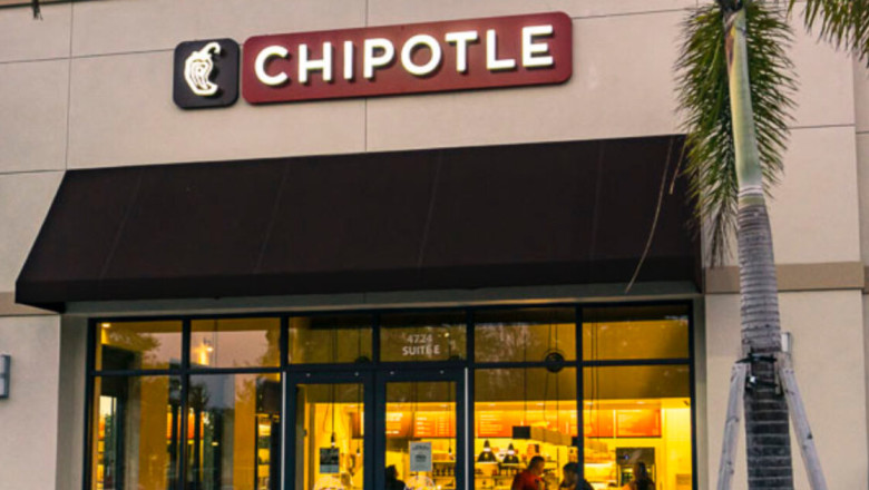 Chipotle Starts Replacing Workers With Robots to Bypass California’s Minimum Wage Laws