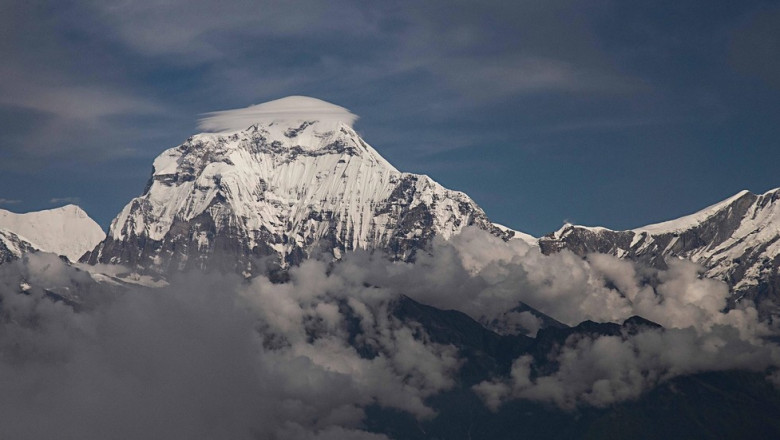 Russian climbers die in Nepal