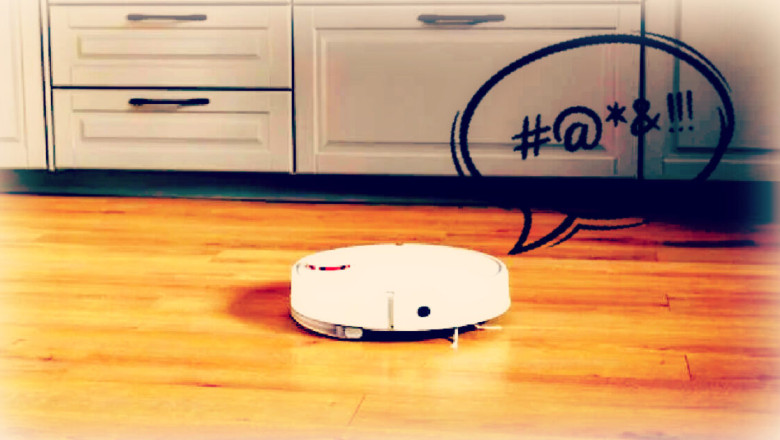 CRAZY TECH WORLD: Hacked Robot Vacuum Goes Around the House Shouting Expletives and Racial Slurs