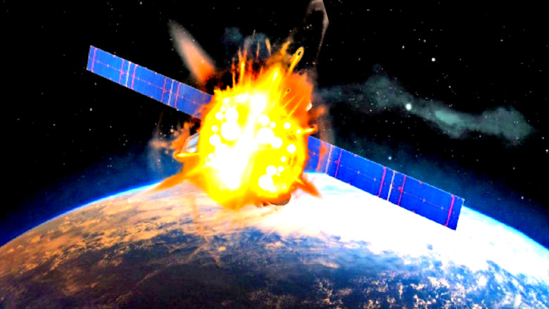 Boeing-Made Intelsat 33E Satellite Explodes in Geostationary Orbit – Dozens of Pieces of Debris Are Now a Hazard for Satellites and Spacecrafts