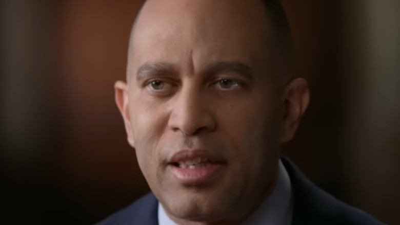 JUST IN: Hakeem Jeffries Claims Democrats Received Bomb Threats on Thanksgiving Signed with “MAGA”